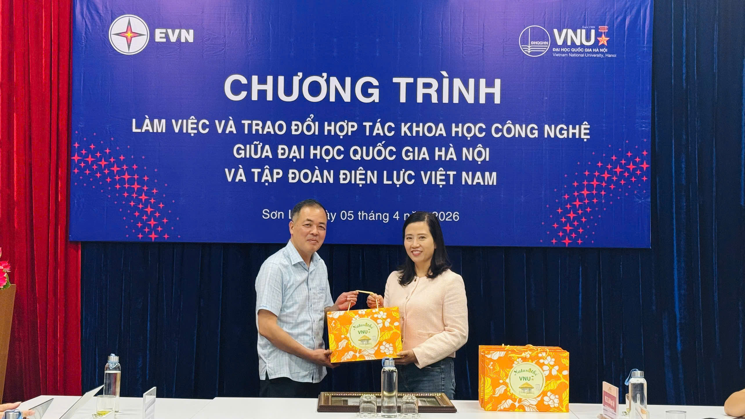 VNU Winnow Tea Hợp tác